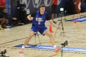 ?队友官宣？欧文于NBA选秀大会前一天在INS关注弗拉格